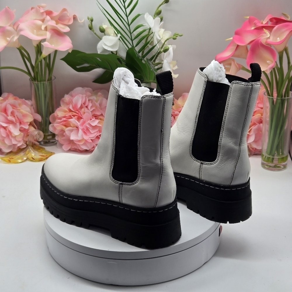 Marc fisher White Chelsea Lug Sole Pull On Bootie 8M - Picture 3 of 14